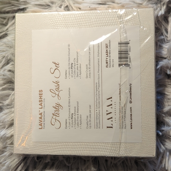 Lavaa Los Angeles Flirty Lash Set - Picture 2 of 3